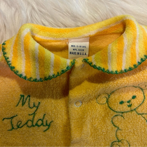 Vintage 70s baby Sleeper Onsie Pajamas Yellow striped size 11-18 lbs - Picture 3 of 5